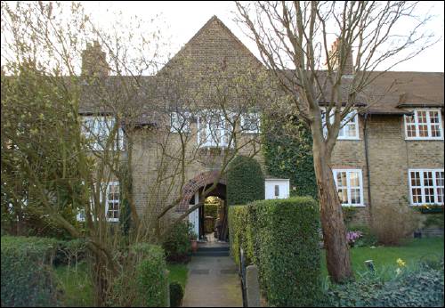 35-37 Asmuns Place